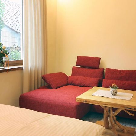 Gaestehaus Alte Glaserei นอยชตัดท์ อัน แดร์ ไวน์ชตราเซอ ภายนอก รูปภาพ