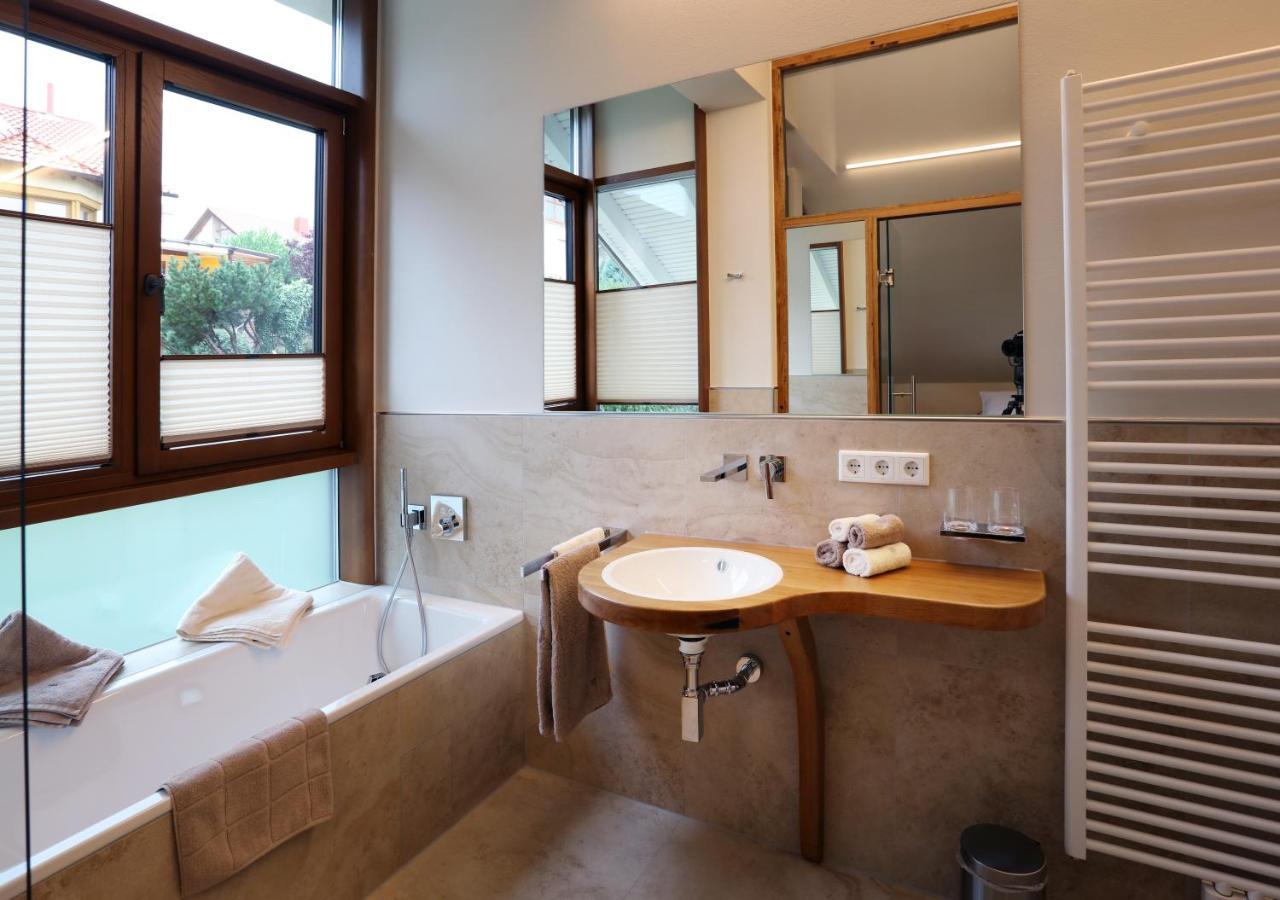 Gaestehaus Alte Glaserei นอยชตัดท์ อัน แดร์ ไวน์ชตราเซอ ภายนอก รูปภาพ