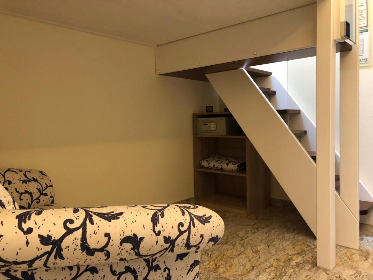 Gaestehaus Alte Glaserei นอยชตัดท์ อัน แดร์ ไวน์ชตราเซอ ภายนอก รูปภาพ
