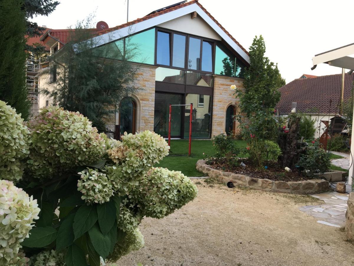 Gaestehaus Alte Glaserei นอยชตัดท์ อัน แดร์ ไวน์ชตราเซอ ภายนอก รูปภาพ